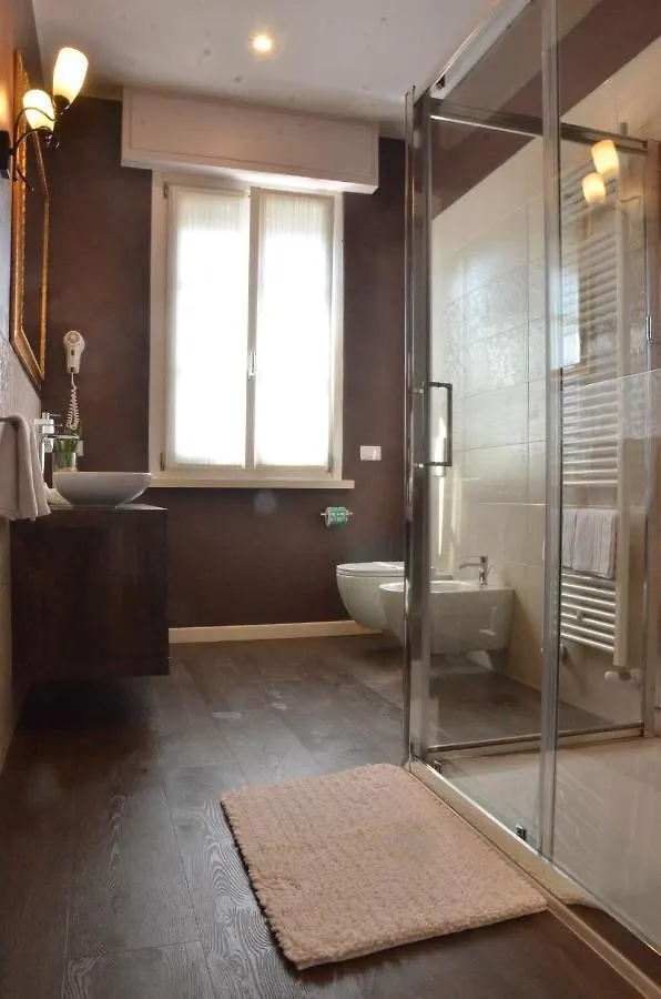 H2O Bed & Breakfast Sirmione Italy